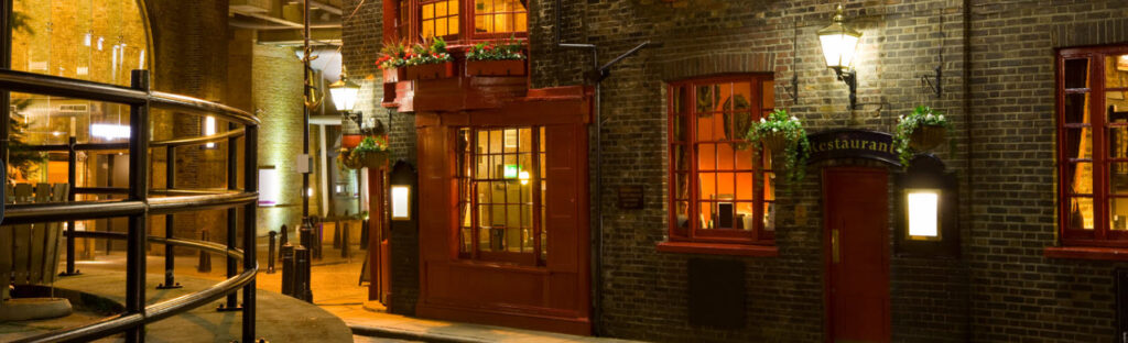 spend one day in London - English pub