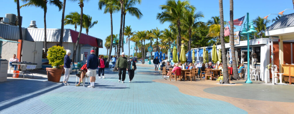 Florida Travel Guide - Florida beach walk